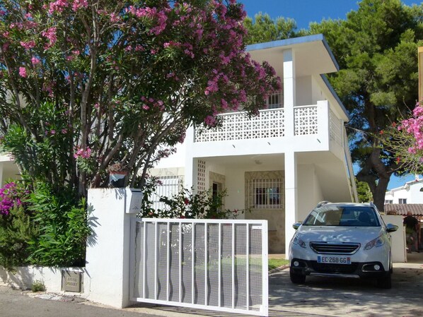 Maison 2 appartements dans quartier fleuri et arboré