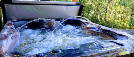 Brand new hot tub with fountains!