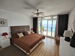 Master bedroom with sea view