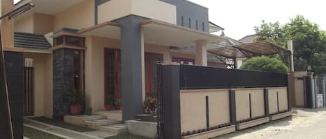 Three Bedroom House Near the City, Jogja