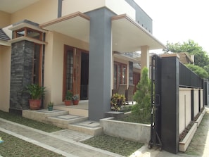 Three Bedroom House Near the City, Jogja