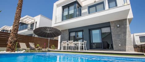 Zapholiday  –  3034  -  villa  Vistabella golf , Alicante  –   piscine