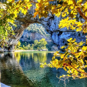 La fabuleux Pont d'Arc que vous pourrez atteindre à pied depuis notre Ecogîte 