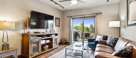 Relax in comfort and style in the heart of downtown Whitefish