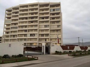 Frente al mar comodono cerca al casino.