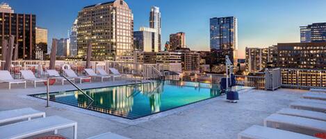 Rooftop Pool in Wyndham's Brand New Austin Resort ~ Walking Distance to 6th St.