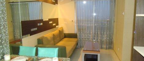 Cozy 3BR Apt Tangerang Center - GWR3005