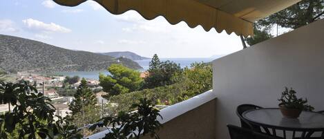 Outdoor dining with a sea view