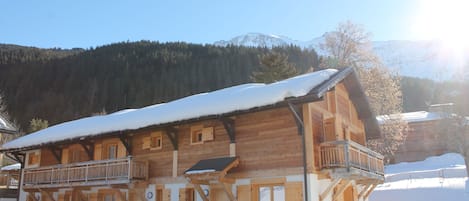 Chalet mitoyen neuf et tres confort