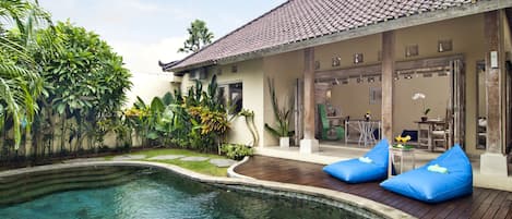 Villa Domus Dua 1km from seminyak beach