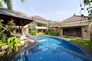 Villa A luxury 5 BR villa Kuta, Bali