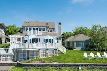 Large Private Beach on Coveted Golden Mile!