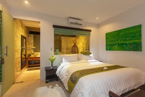Riverside 3BR Villa - Seminyak