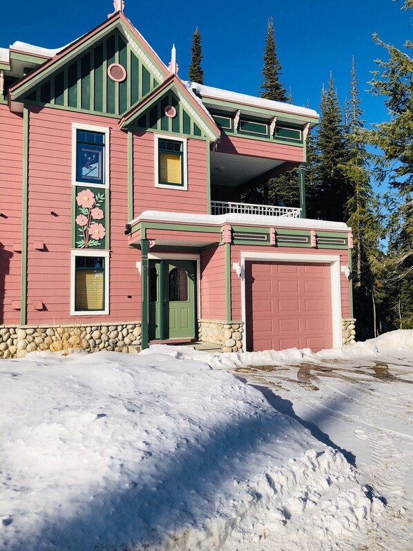 Townhouse with Garage