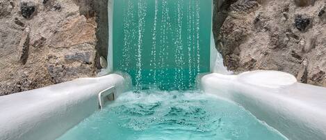 An up close photo of the amazing jacuzzi