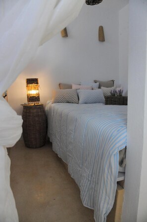 The double bedroom again.