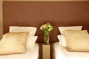 Pad à Terre offers a high level of service". TRAVEL AGENT MAGAZINE