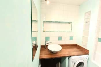 10m from ski slopes, Ground floor, view resort, terrace, tv, ski locker, 32m², La Plagne