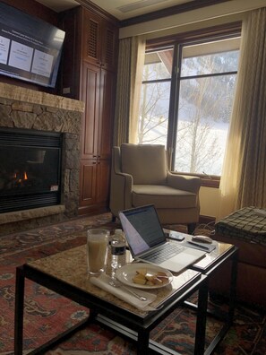 Cozy fireplace in Living Room