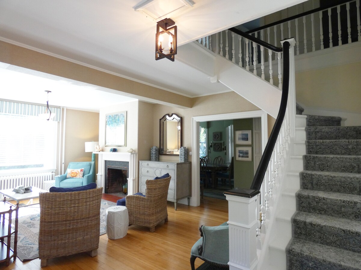 Brightholme: Beautifully Renovated Historic Village Home near The Shore Path
