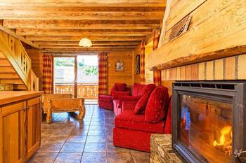 Chalet, 250m from ski slopes, balcony, fireplace or stove, parking, tv, ski locker, 260m²