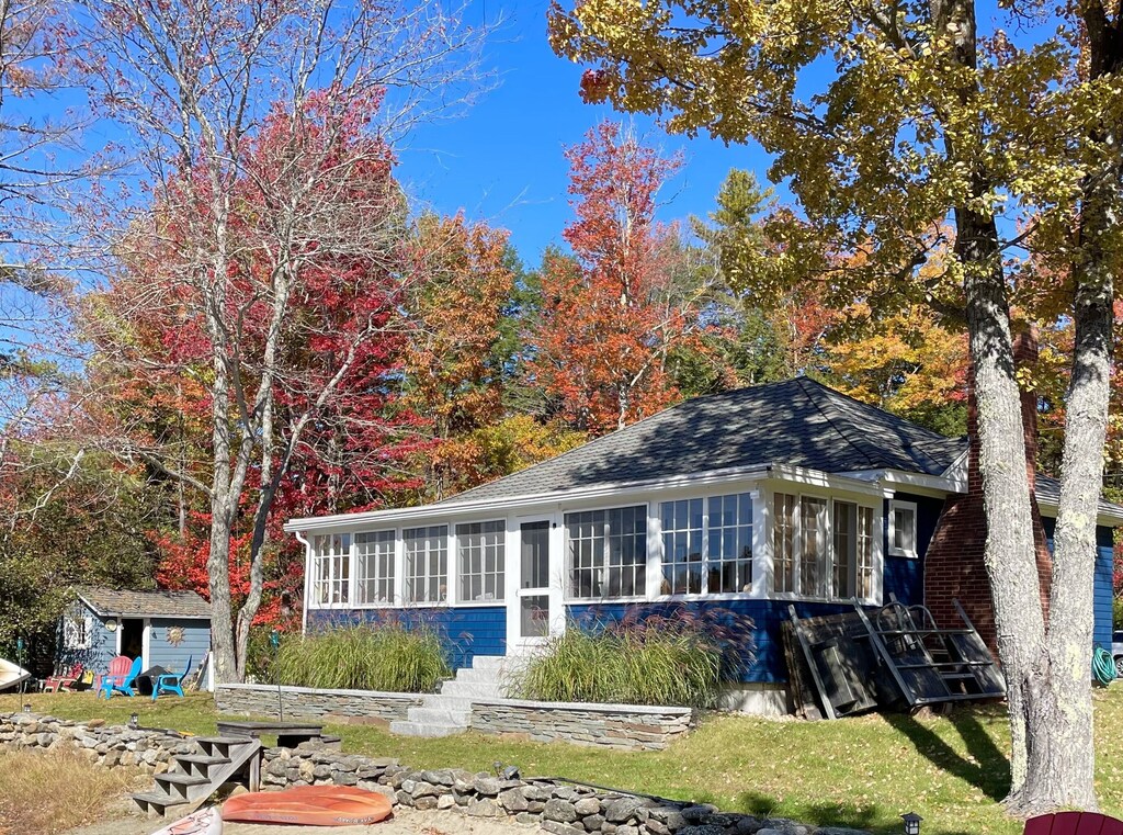 3 BR Lakefront cottage on beautiful Mountain View Lake in Sunapee, NH