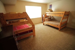 Room with 2 bunk beds twin over full
