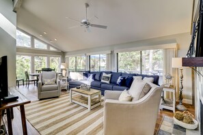 10 Wren Drive - Living Room with Sleeper Sofa