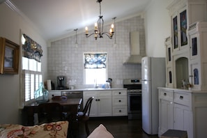 Full kitchen