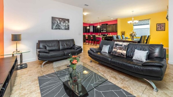 Sweet Home Vacation Rentals, Top Resorts Florida Paradise Palms