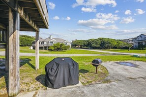 ground level-grill area-_dsc5136