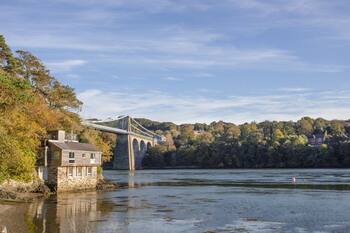 MANADWYN, pet friendly, country holiday cottage in Menai Bridge
