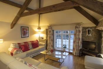 THE COACH HOUSE - BEAUMARIS, family friendly in Beaumaris