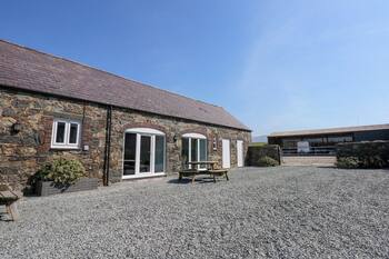 HAFOD, family friendly, with a garden in Pontllyfni