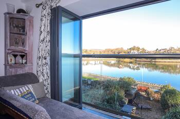 ST AGNES, pet friendly, with a garden in Borth-Y-Gest