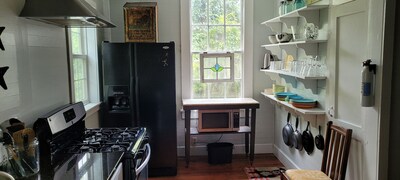 Kitchen/butler's pantry