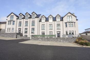 PUFFIN PAD, family friendly, luxury holiday cottage in Benllech