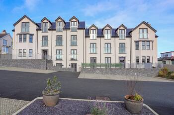 THE POT LOFT, family friendly, luxury holiday cottage in Benllech