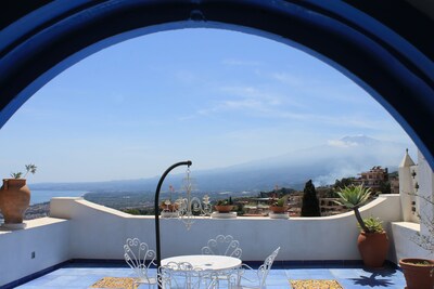 La Suite Bleue Sea and Etna view with terrace - luxury near the center Taormina