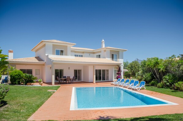 Villa & pool