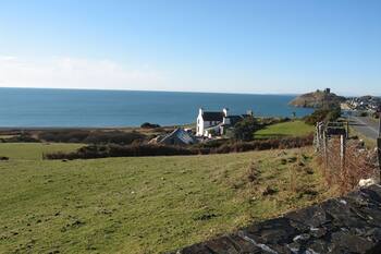 CAE'R DYNI (CAER DYNI), pet friendly, with open fire in Criccieth