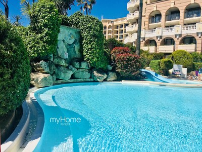 CANNES vacation rentals, sea view, 3 swimming pools, parking, beach at 50 meters