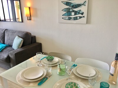 CANNES vacation rentals, sea view, 3 swimming pools, parking, beach at 50 meters