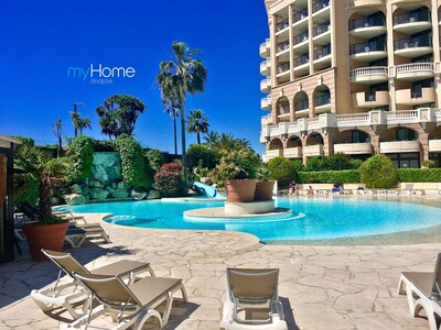 CANNES vacation rentals, sea view, 3 swimming pools, parking, beach at 50 meters