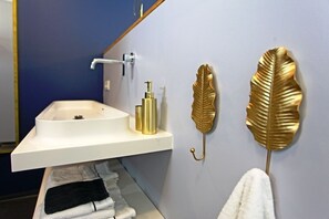 Salle de bain ouvert pour chaque chambre