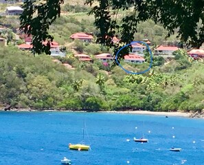 Situation de la villa à +/- 150 mètres de la plage à pieds