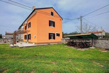 Holiday home mit Terrasse und Klimaanlage