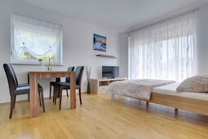 living/bedroom