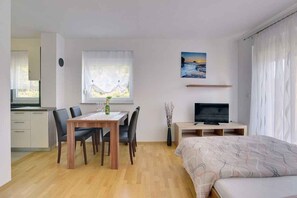 living/bedroom