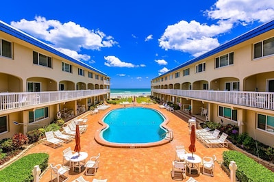 B5 Fabulous Location 2 2 Condo On The Beach Just Steps To Coveted Flagler Ave New Smyrna Beach